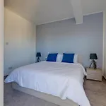 And Modern Apartment, Valley Views Karp1-6 Apartment *