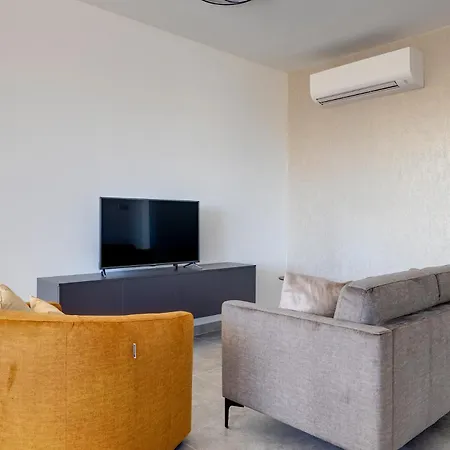 And Modern Apartment, Valley Views Karp1-6