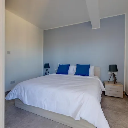 And Modern Apartment, Valley Views Karp1-6 شقة *