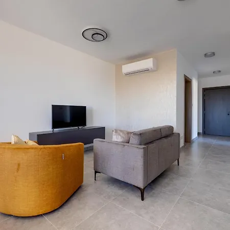 And Modern Apartment, Valley Views Karp1-6 Apartmán *