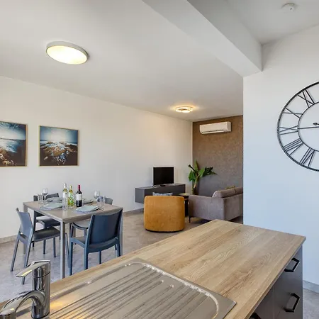 And Modern Apartment, Valley Views Karp1-6 شقة