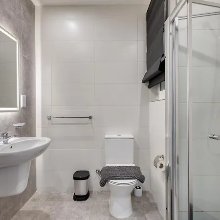 And Modern Apartment, Valley Views Karp1-6